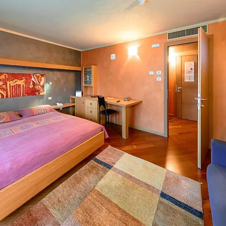 Hotel Ambrosini 4*